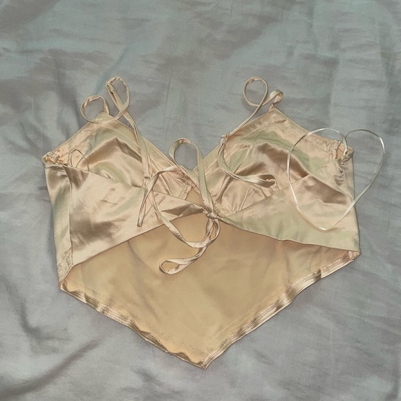 Top - Picture 2 of 2